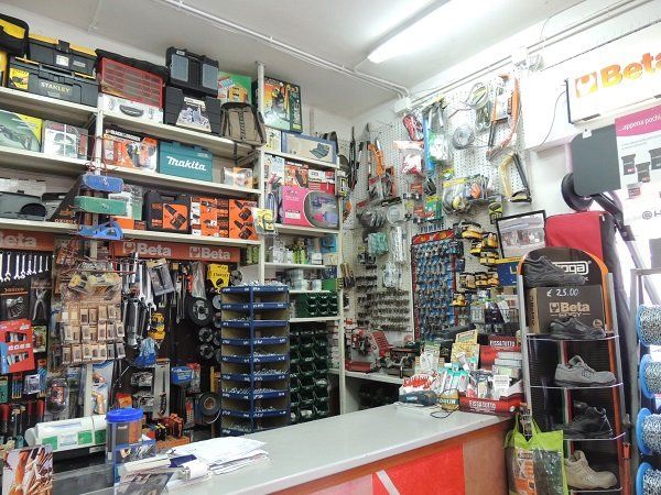 articoli e servizi di ferramenta