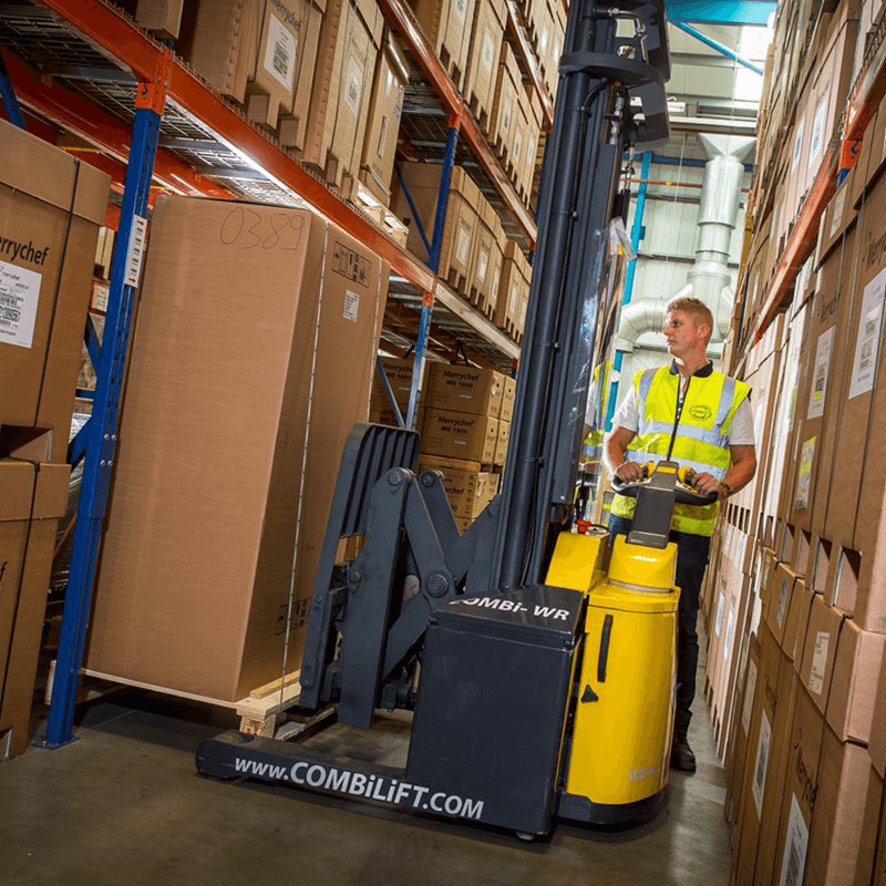 Aisle master electric forklift