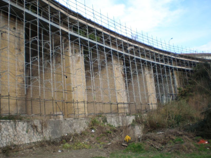 Ponteggio per manutenzione ponte