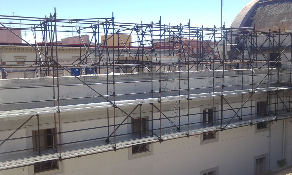 Ponteggio sospeso da lastrico superiore