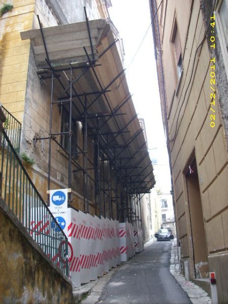 Parasassi di protezione per cantieri