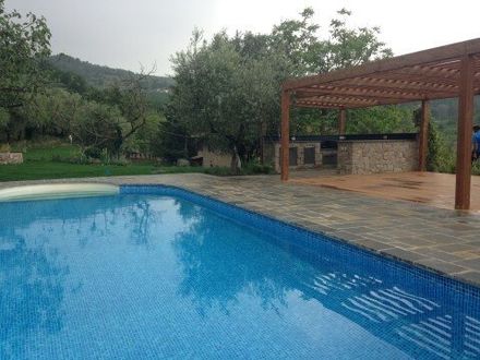 piscina privata in giardino