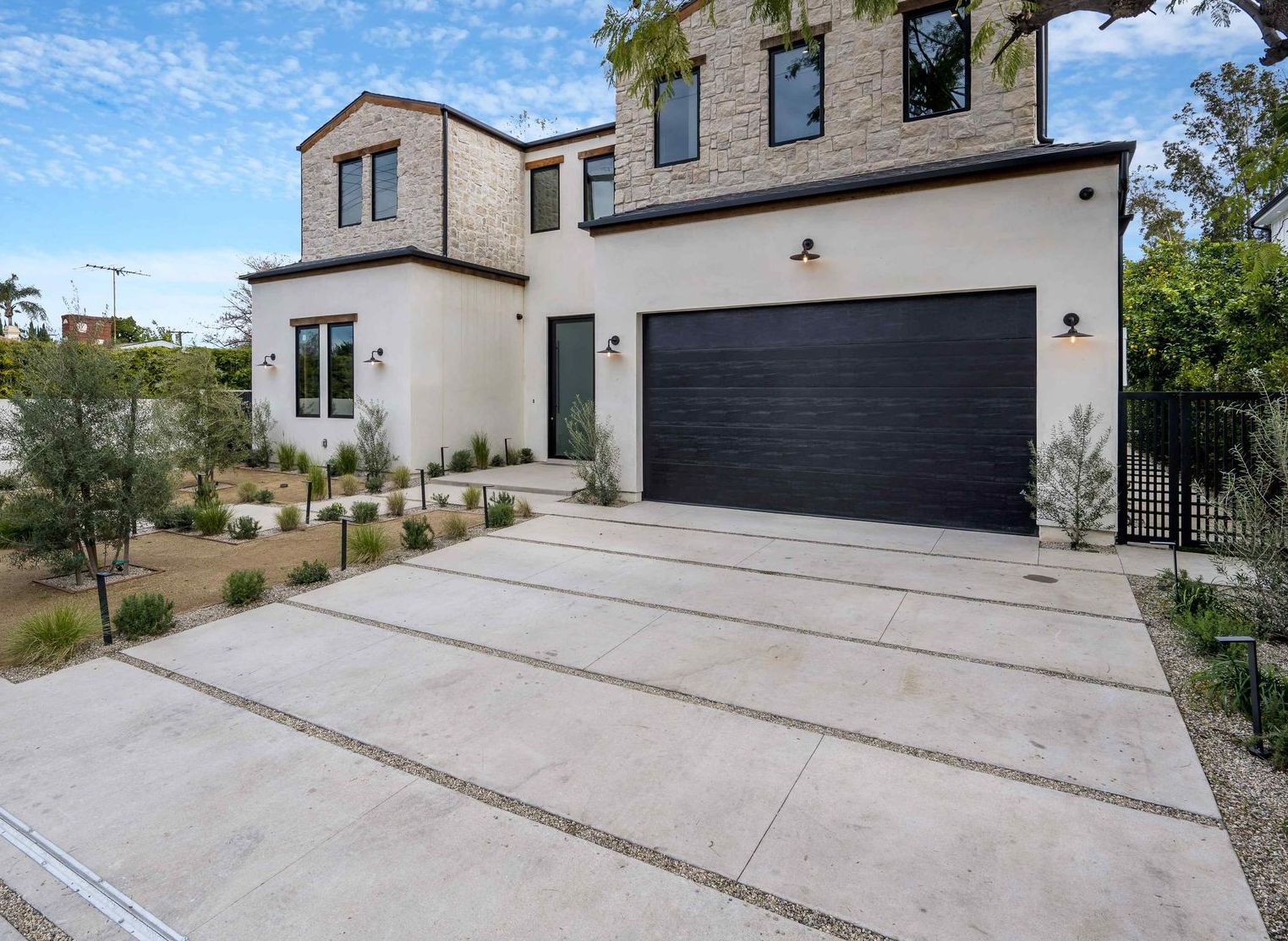 House With Luxury Concrete Driveway