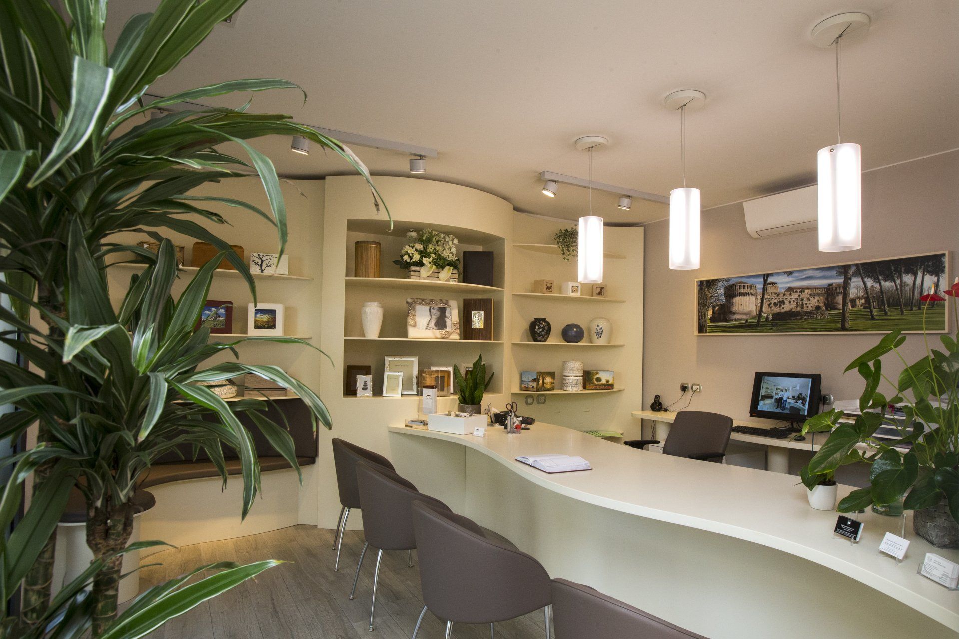 ufficio interno con parquet