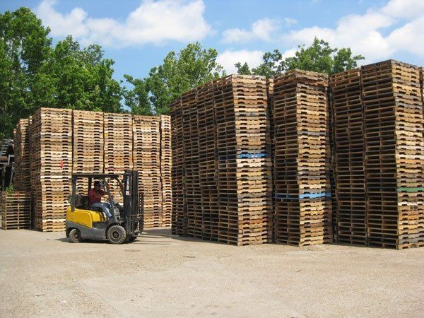 Forklift — Houston, TX — Cougar Pallet Inc