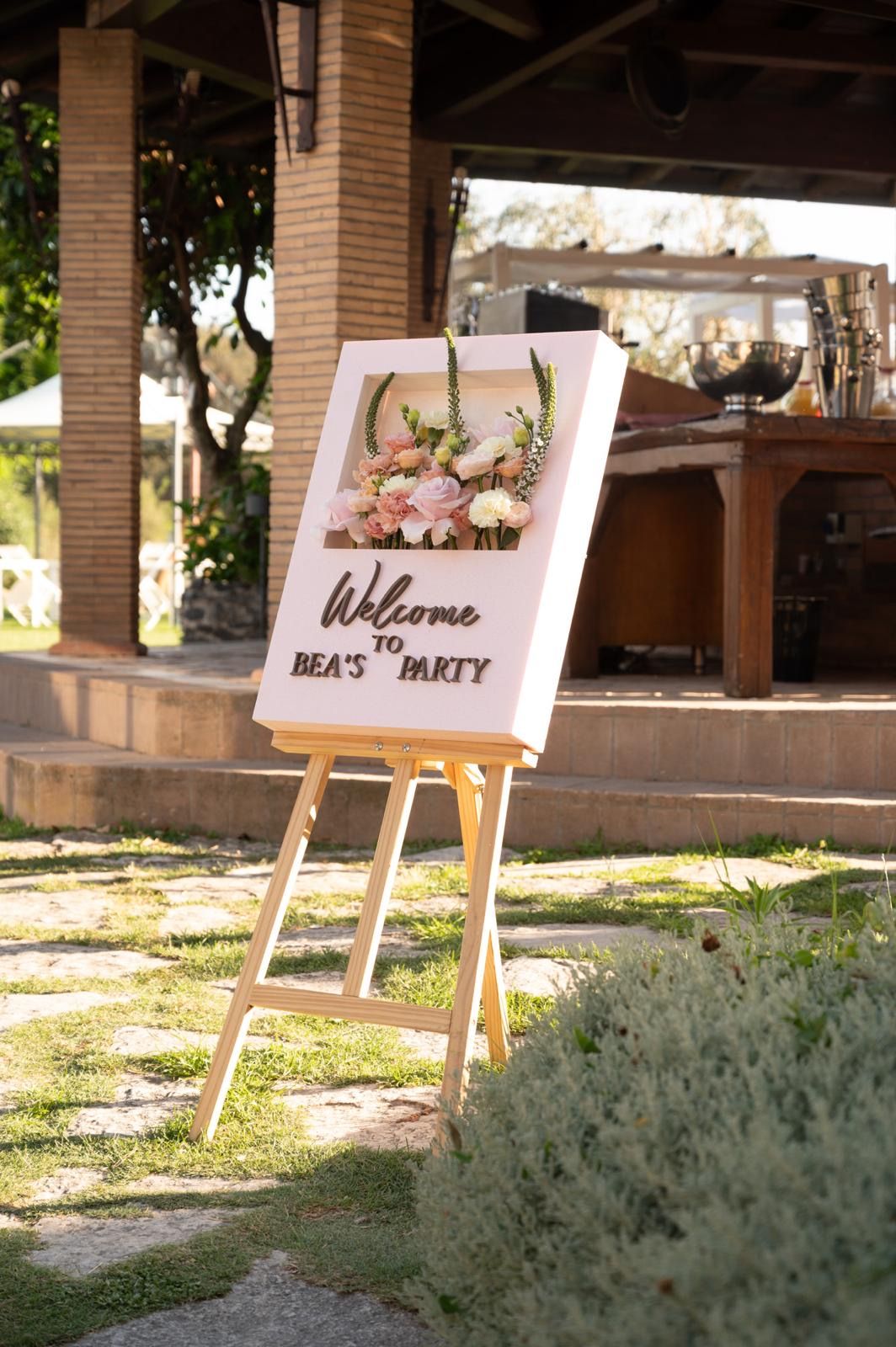 Cartello rosa con la scritta