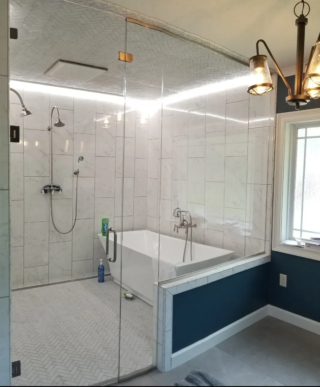 Big Clean Bathroom — Mountain Home, AR — Custom Glass