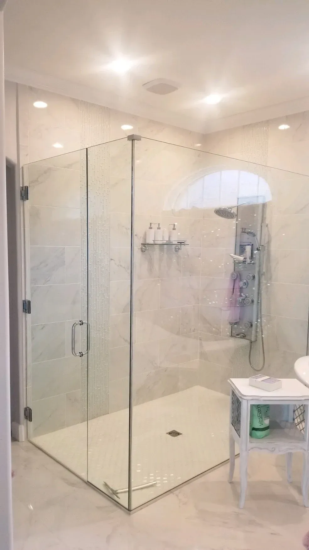 Clean Bathroom — Mountain Home, AR — Custom Glass