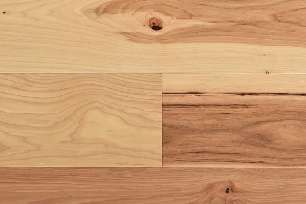 Detailed view of Superior Flooring, solid hardwood, Natural model, Material: hickory.
