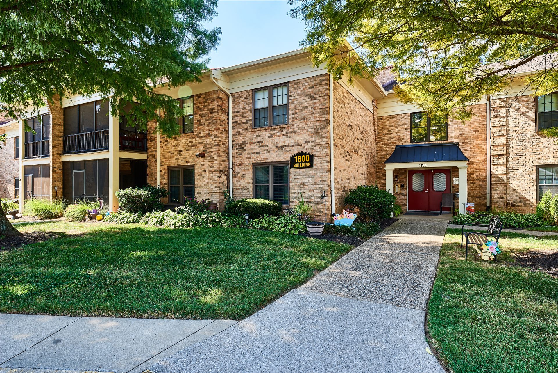 https://www.flexmls.com/share/D8ODD/1800-Manor-House-Dr-106-Louisville-KY-40220