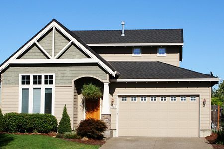 House With A Closed Garage – Duvall, WA – AAA-1 Roof Caret