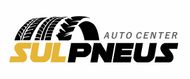 Logotipo da Sul Pneus Auto Center, apresentando um desenho de pneu com as letras