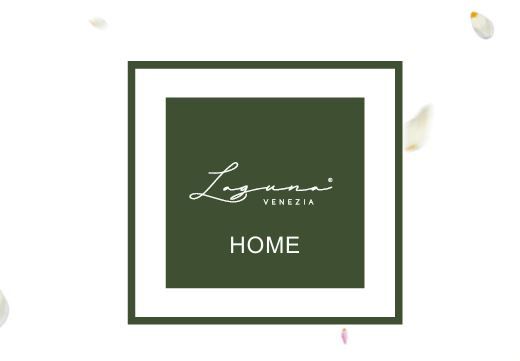 Un logo per la collezione eventi 2024 con una corona di foglie su sfondo bianco.