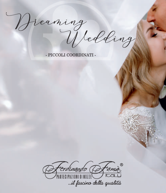 Una sposa e uno sposo si baciano in una pubblicità di matrimonio da sogno