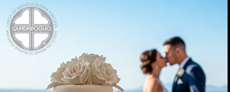 Su sfondo bianco è raffigurato il logo del quadrifoglio.