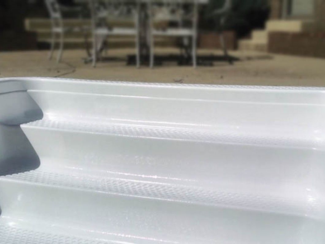 Pool Step Repairs & Refinishing