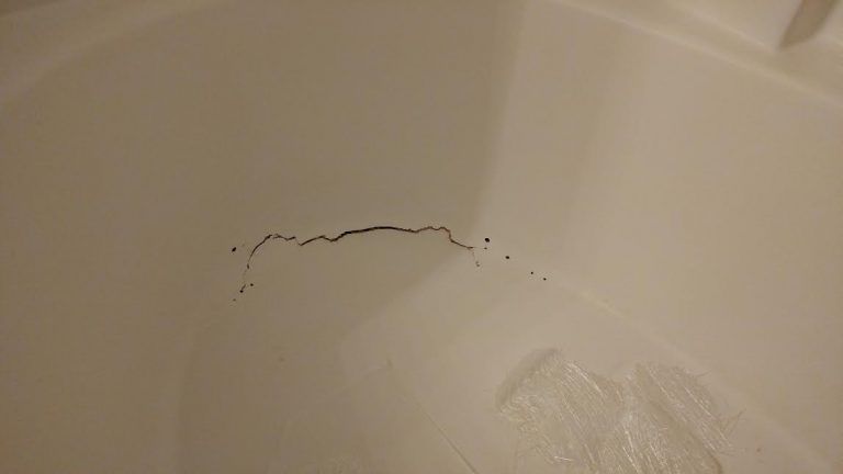 Before - Cracked Bathtub
