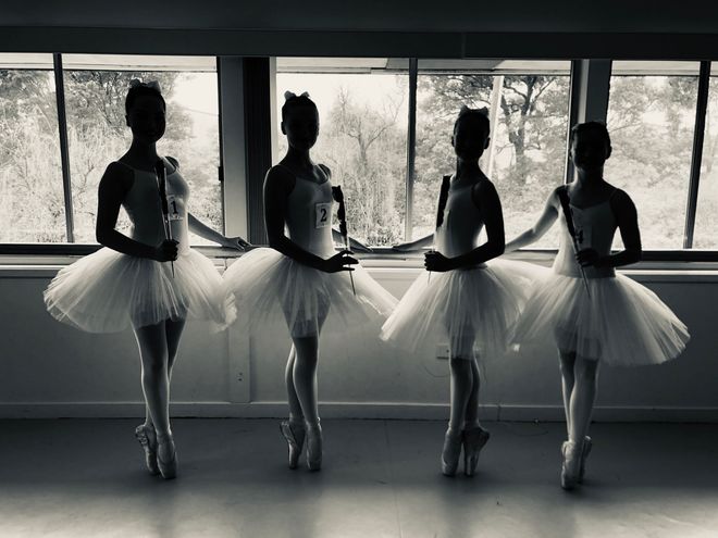 Ballet Dancers En Pointe — Studi-O Dance School in Gateshead, NSW