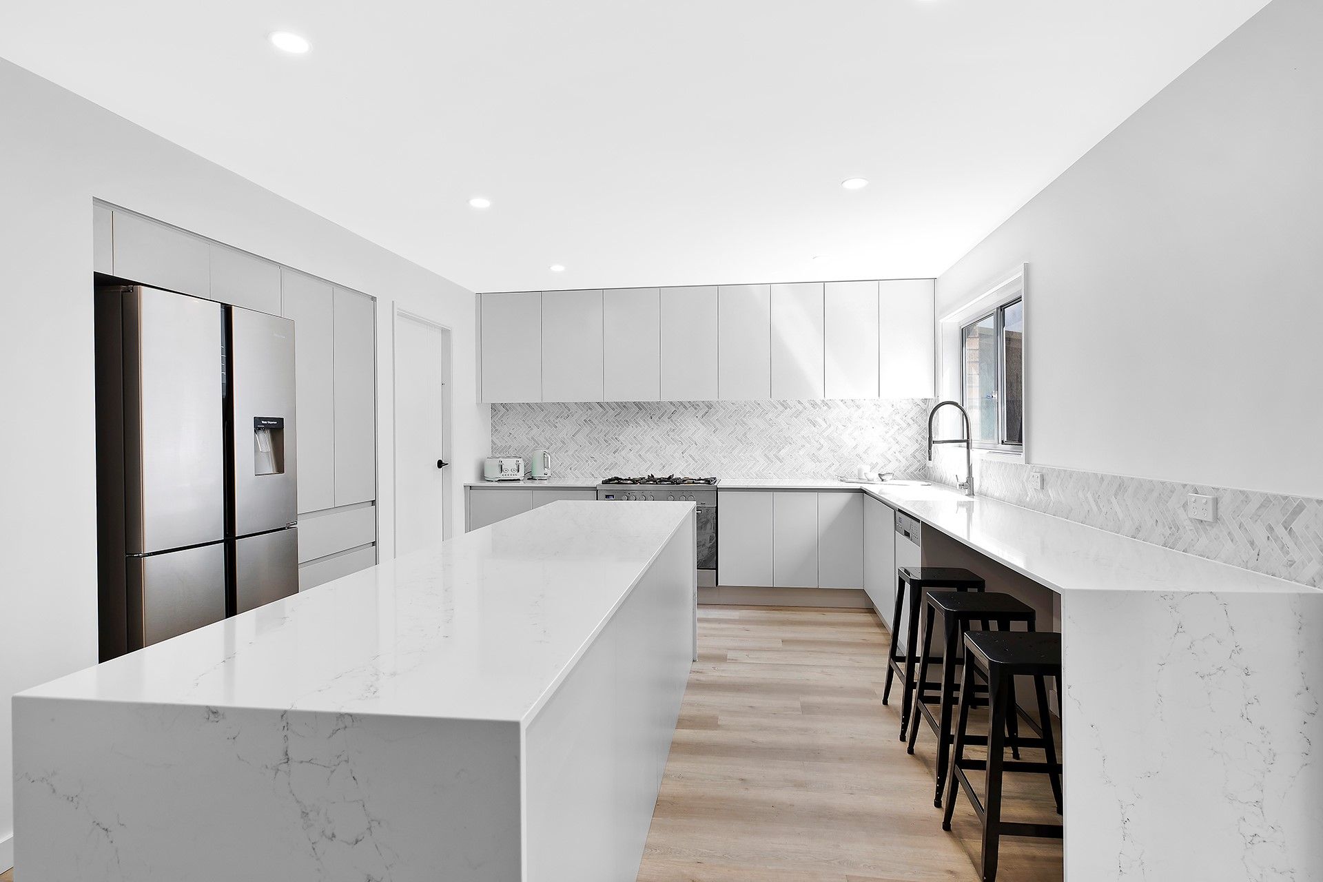 A Modern, Minimalist Kitchen — Trim Joinery In Fountaindale, NSW
