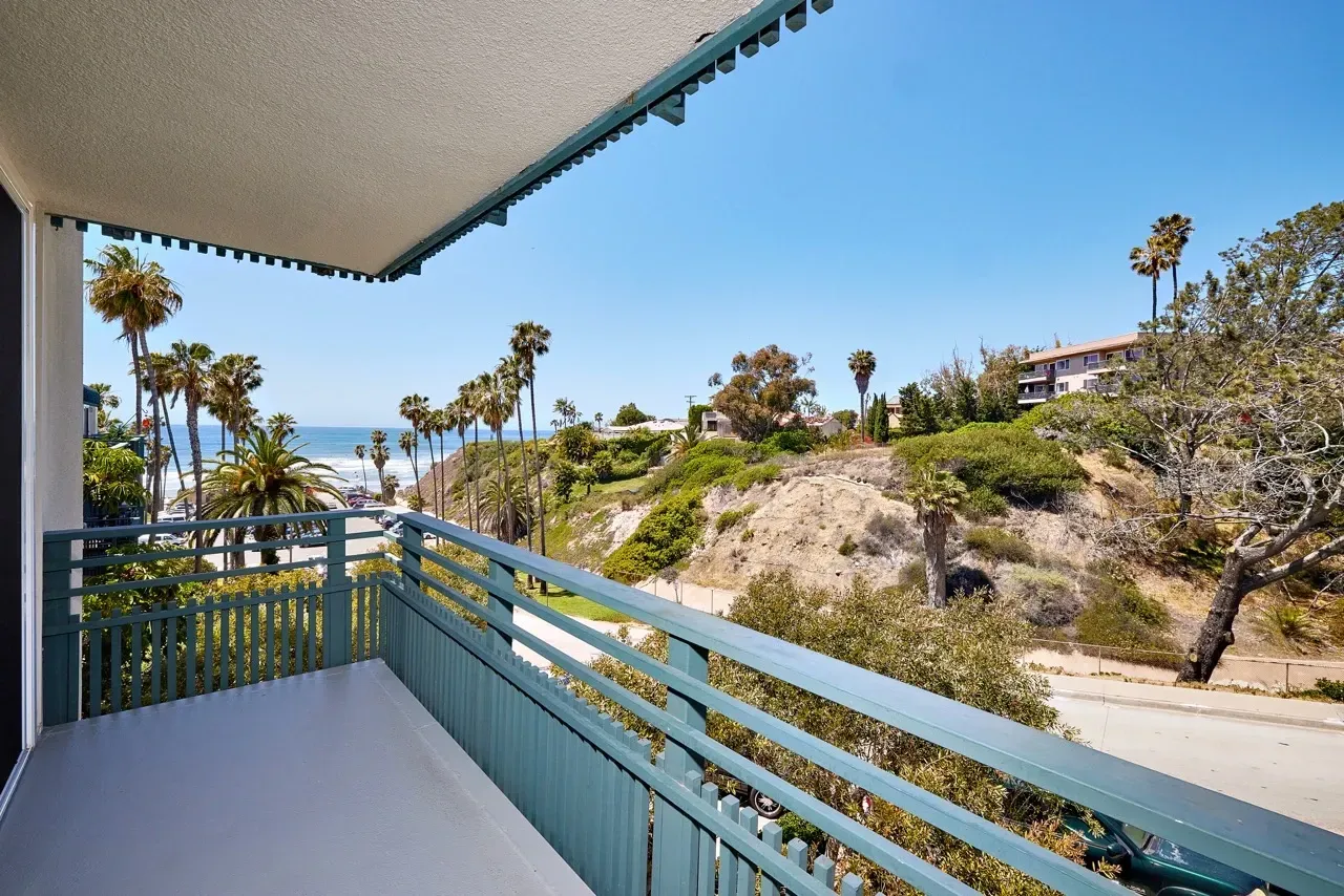 Balcony with ocean view