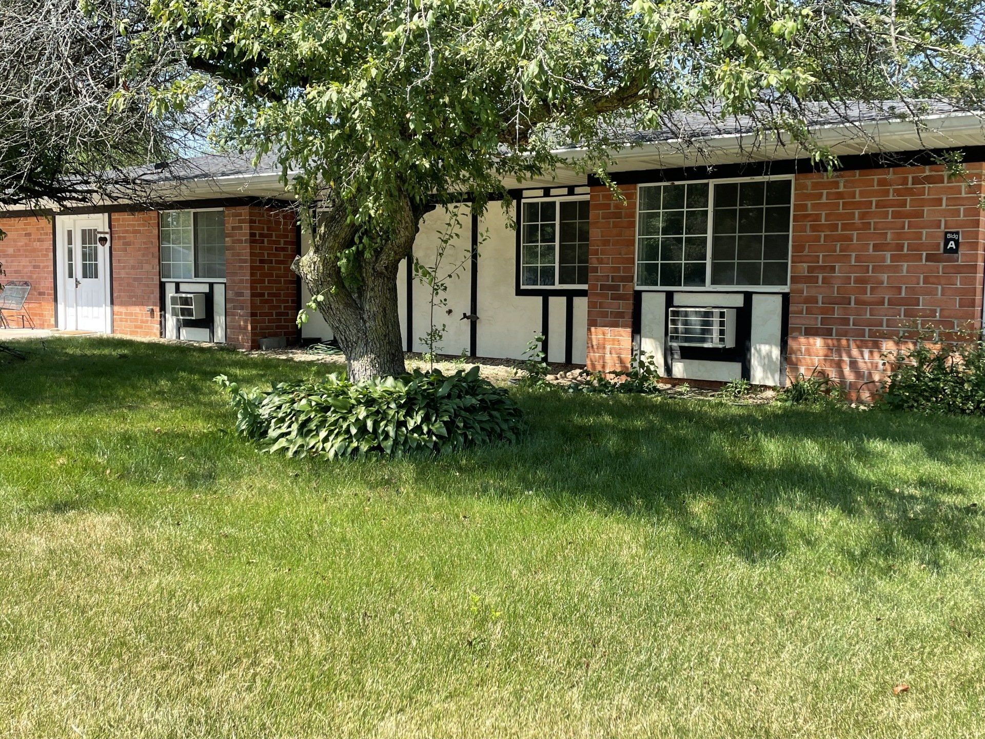 Andrea Arms Chillicothe, IL Robert Cottingham Property Management Co