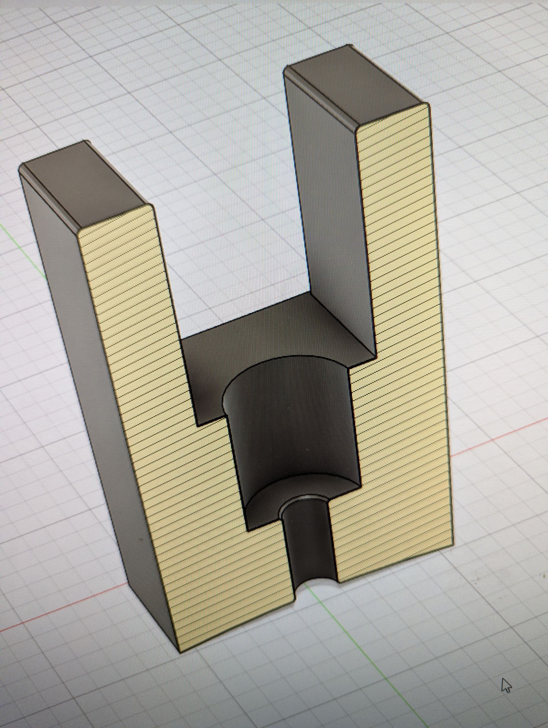 Rig-3d doorsnede tekening Een 3D CAD-model van een dwarsdoorsnede van een symmetrische, metaalkleurige beugel met een centraal, getrapt cilindrisch gat.