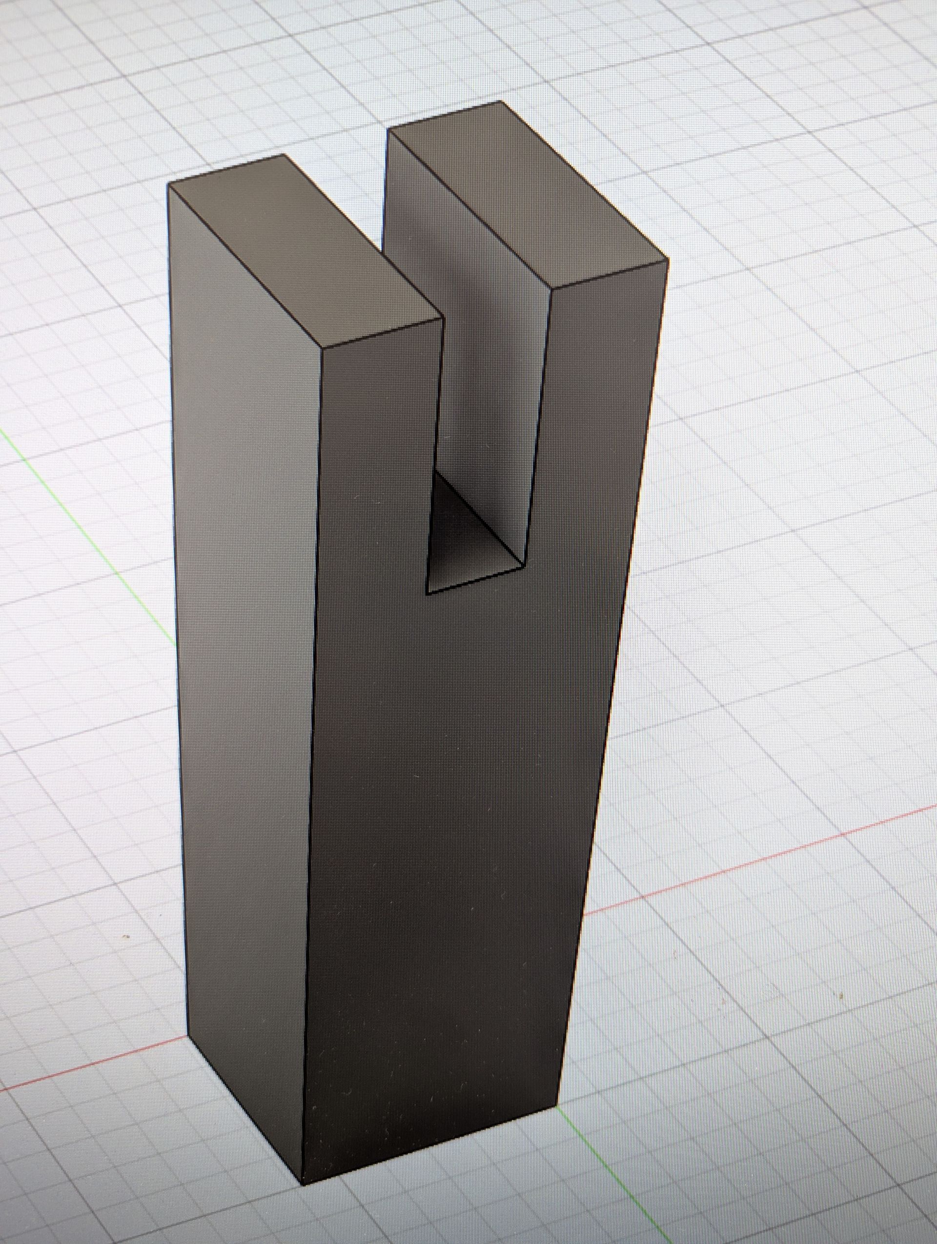 Rig-3d doorsnede tekening Een 3D CAD-model van een rechthoekige verticale paal met een U-vormige uitsparing aan de bovenkant, weergegeven op een digitale rasterachtergrond.