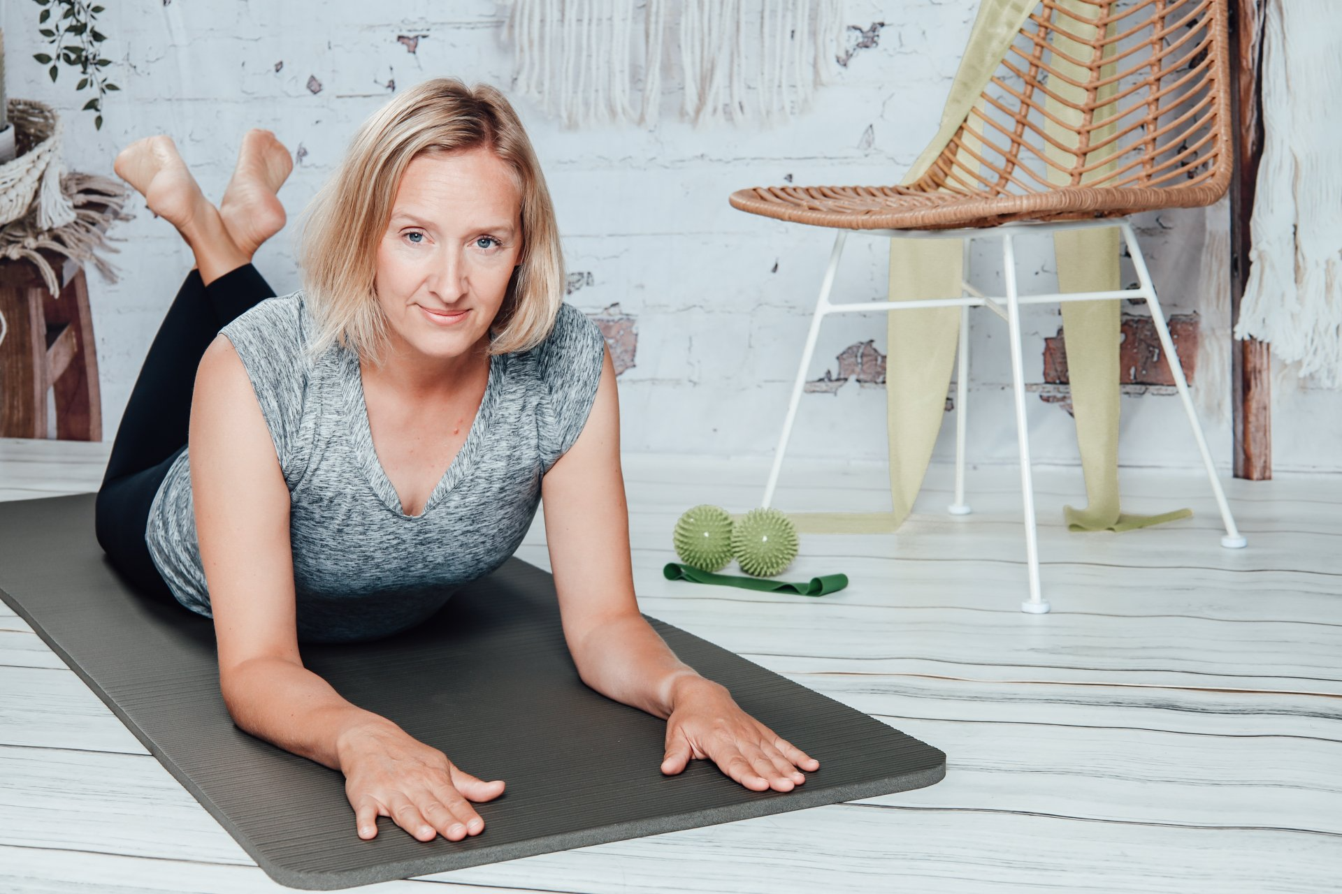 Bewegungsexpertin trainiert mit Dir online - verbessere deine Fitness