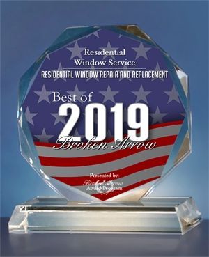 A glass plaque that says best of 2019 on it