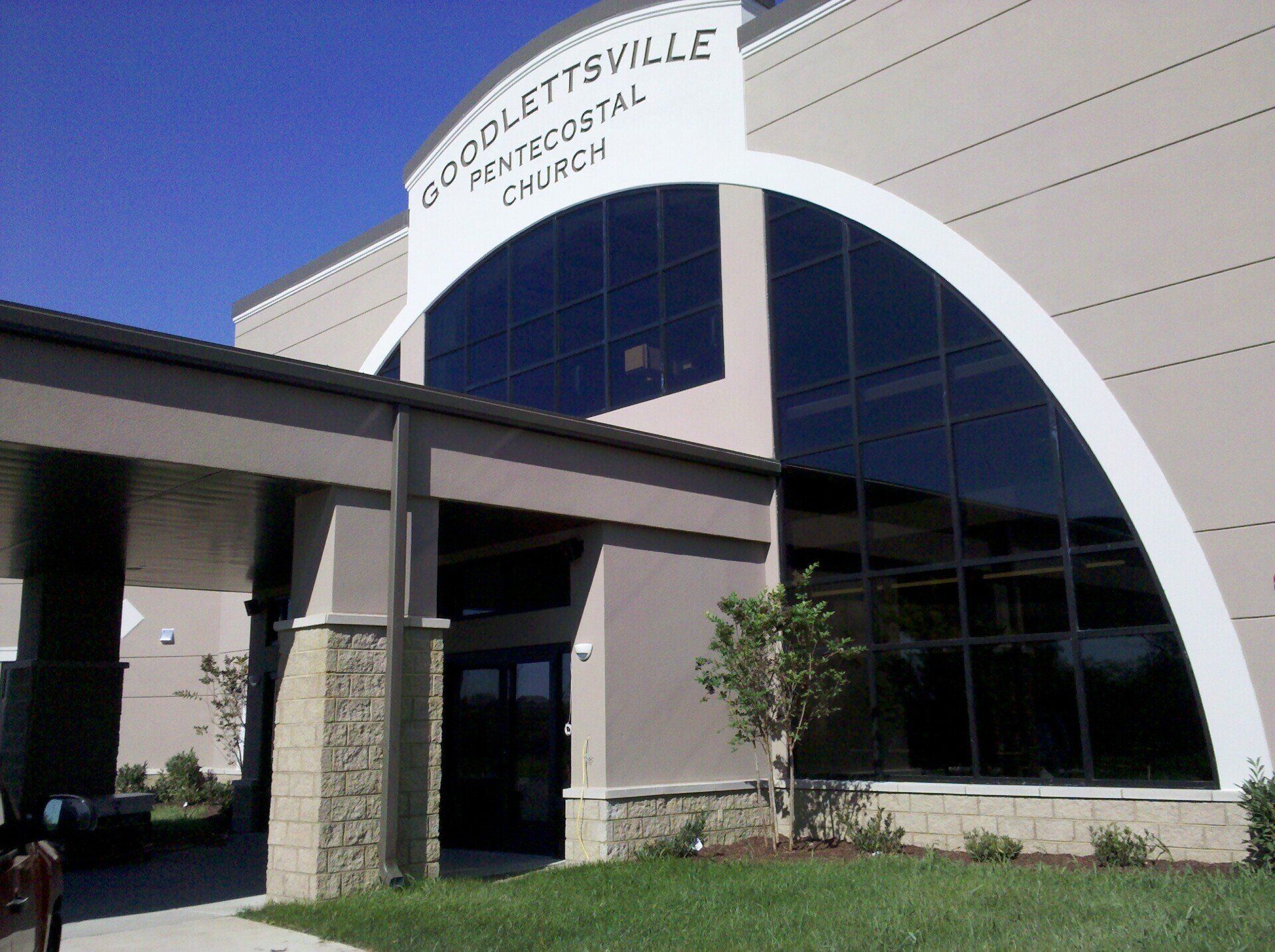 Goodlettsville Church Building — Kalamazoo, MI — J&J Glass