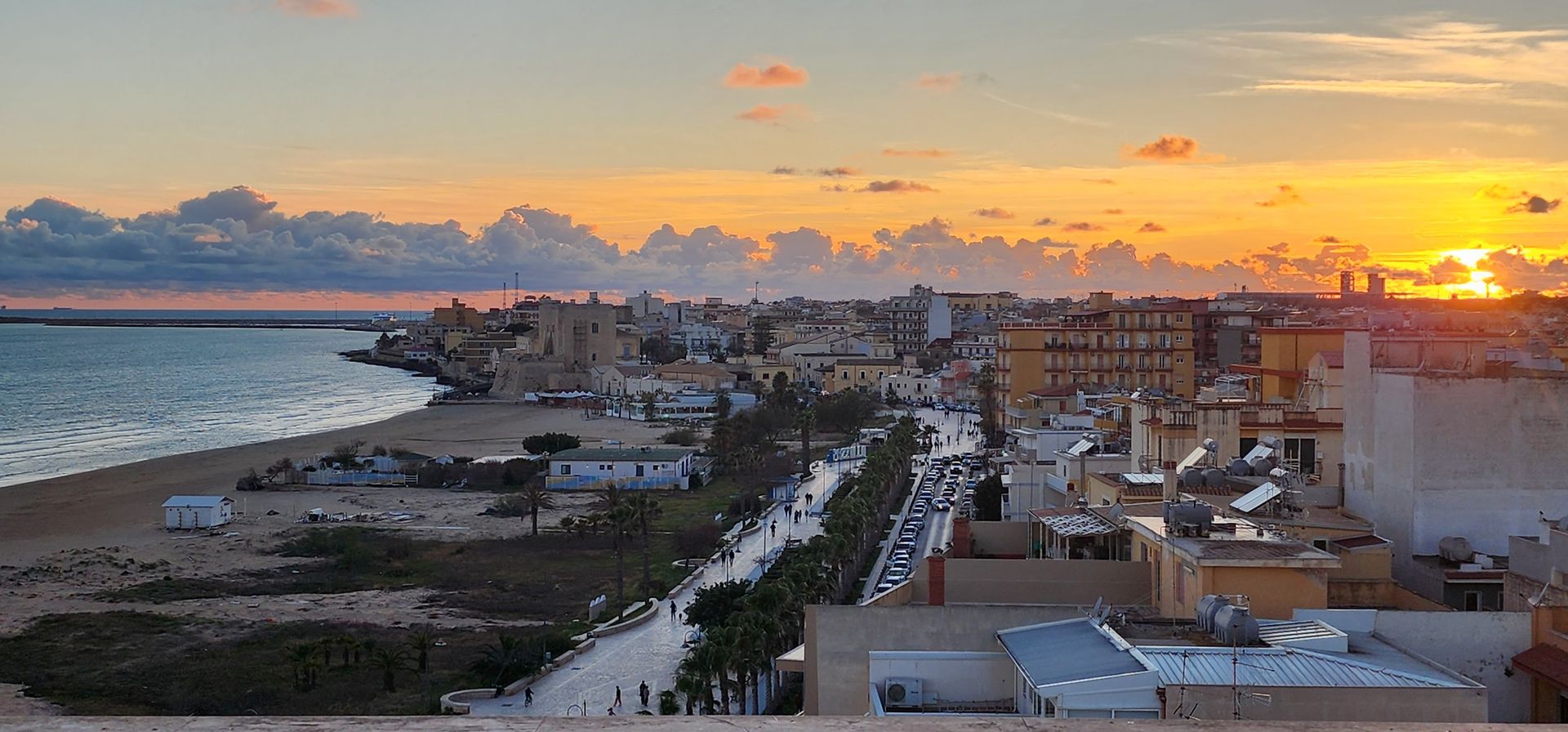 pre-dawn from the beach cottage in the sky