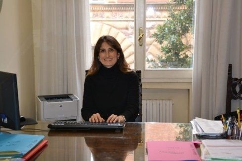 Avvocato Berselli alla scrivania