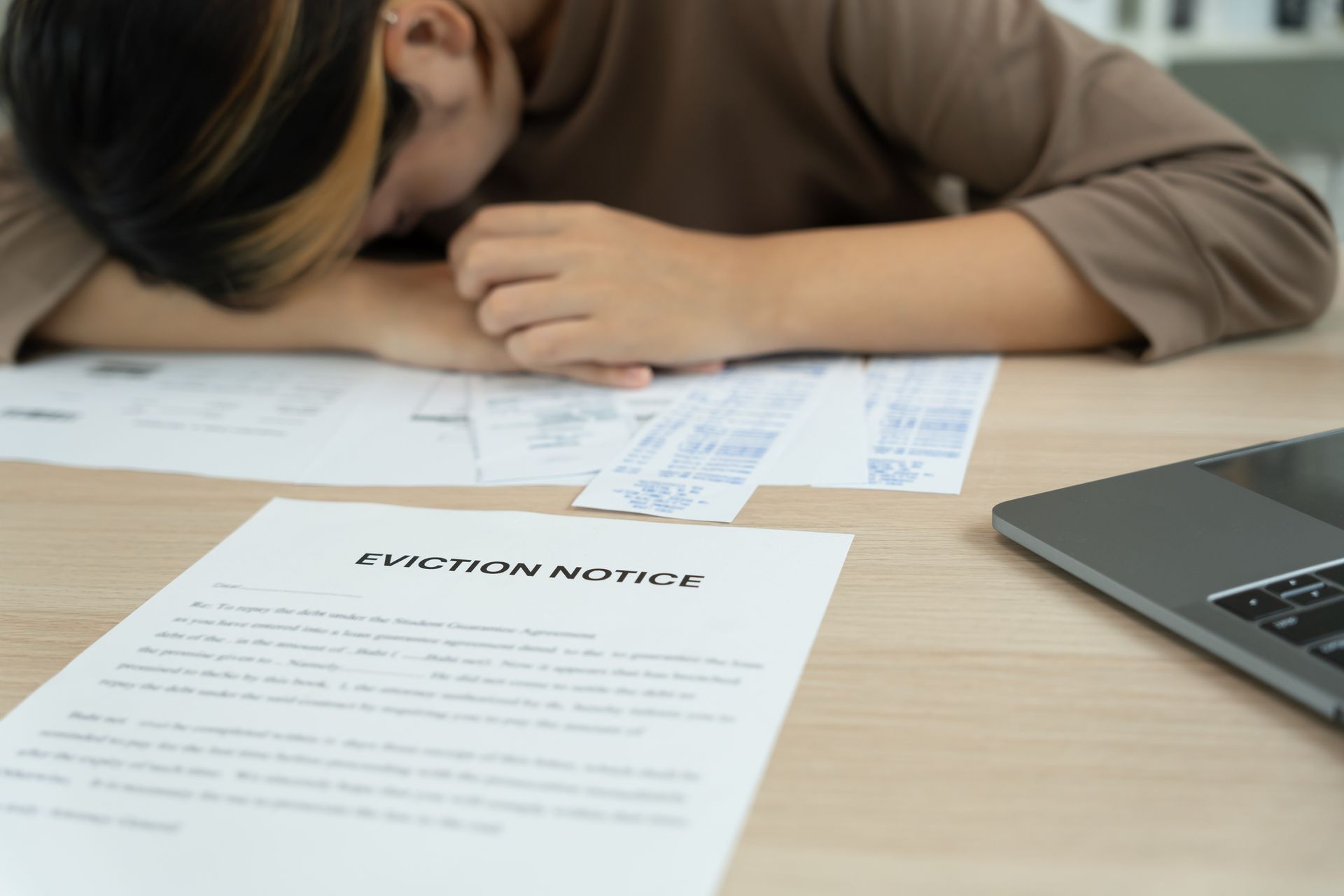 A pile of 100 dollar bills with franklin on them