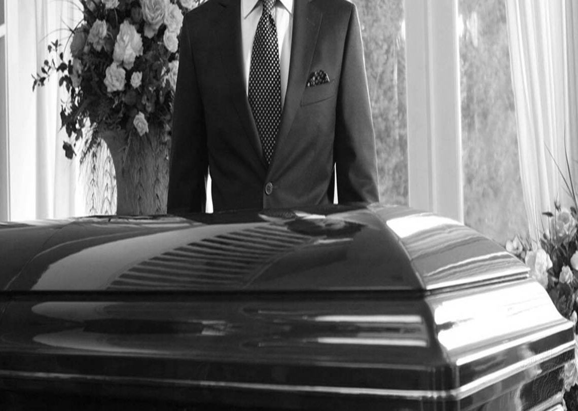 how-to-become-a-funeral-director