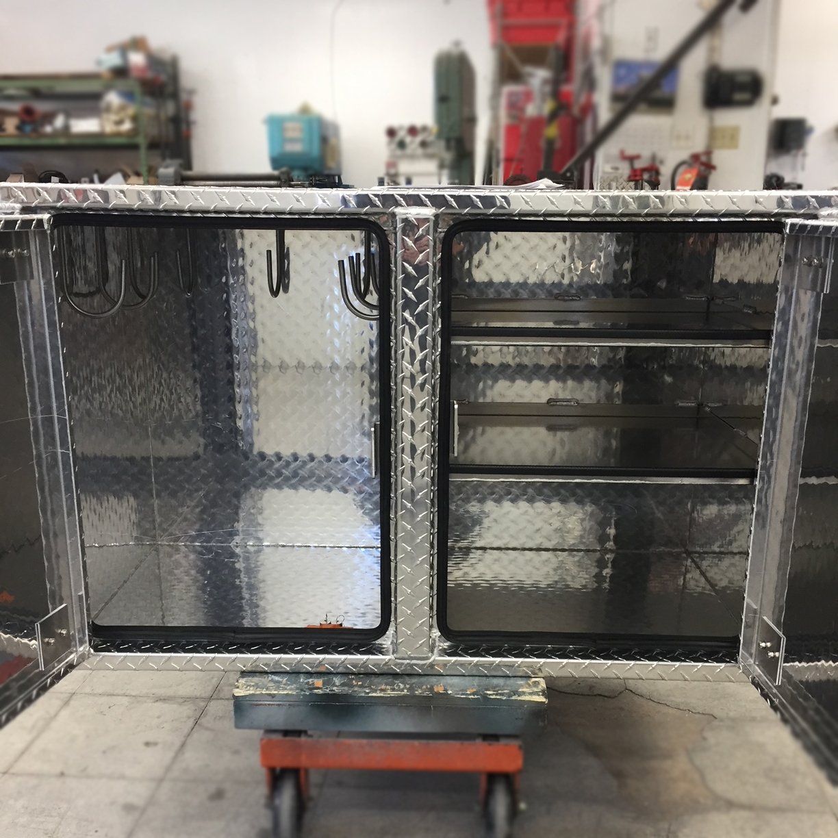 Aluminum tool box