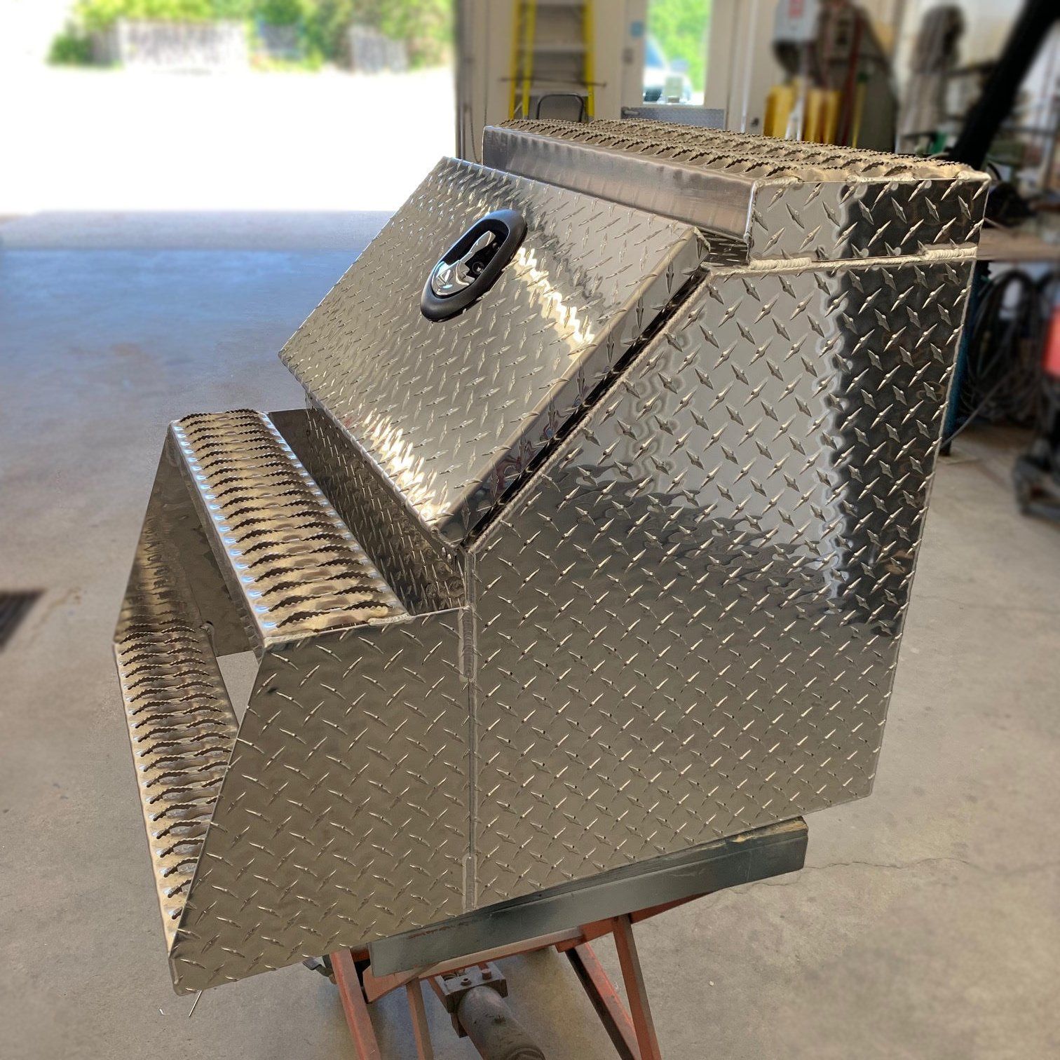 Aluminum tool boxes