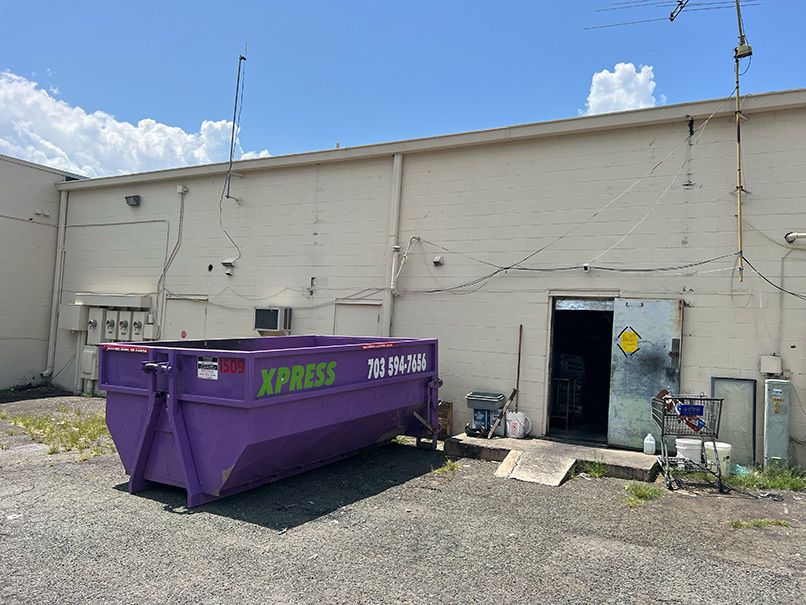 Commercial dumpster service in Culpeper County VA for contractor cleanup and waste hauling