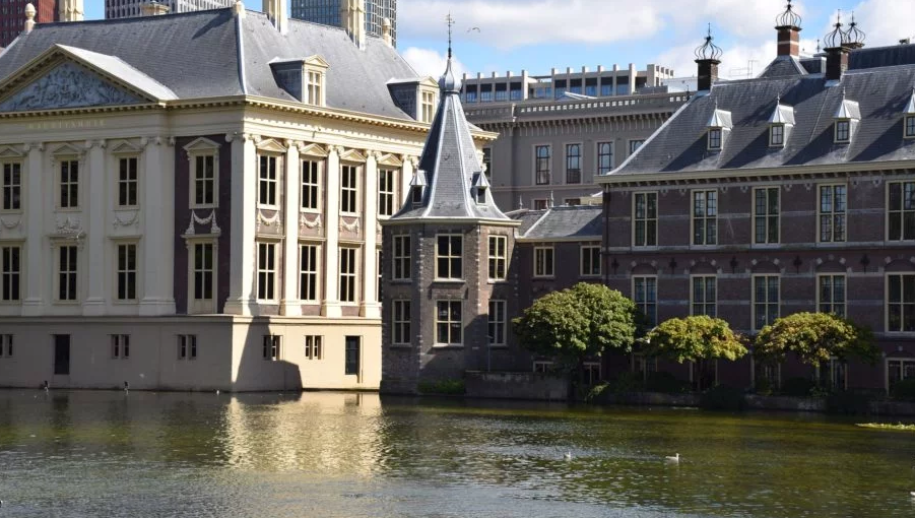 Ga naar website van het Parlement