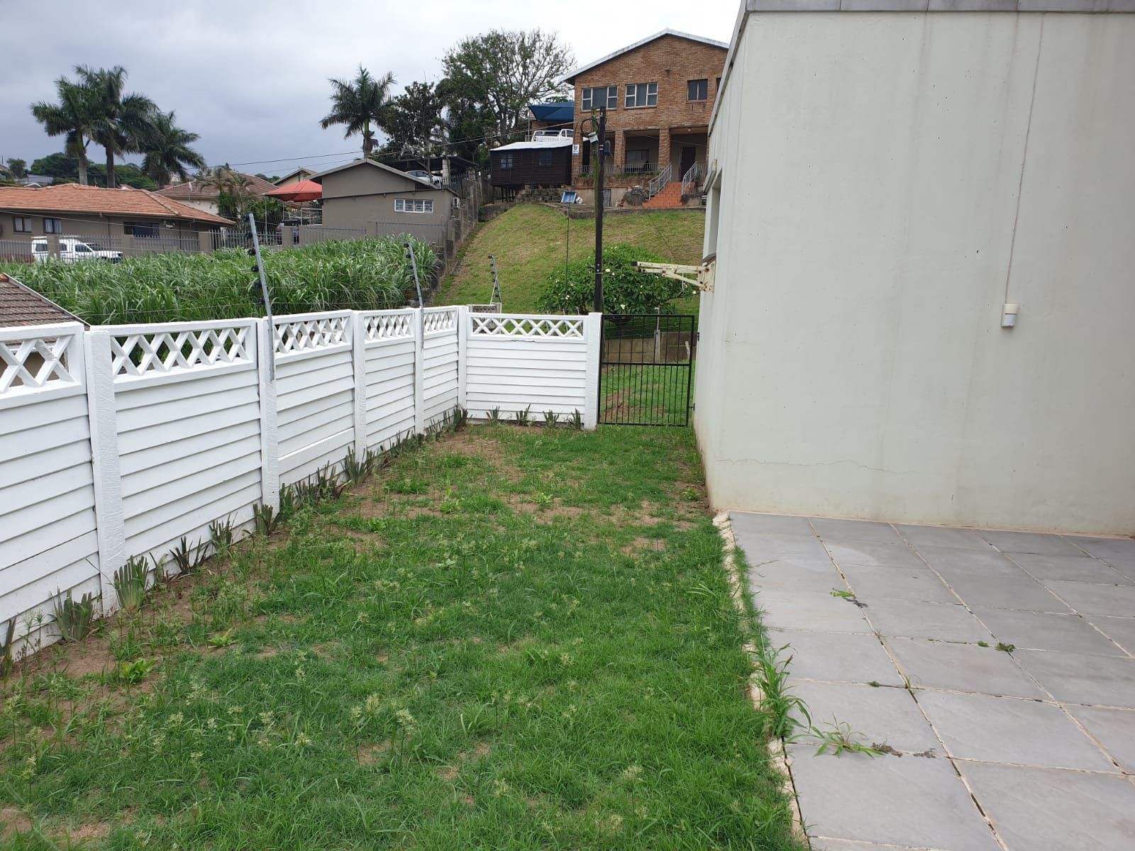Flat to rent in Durban North | Whatsapp +27 81 472 2443