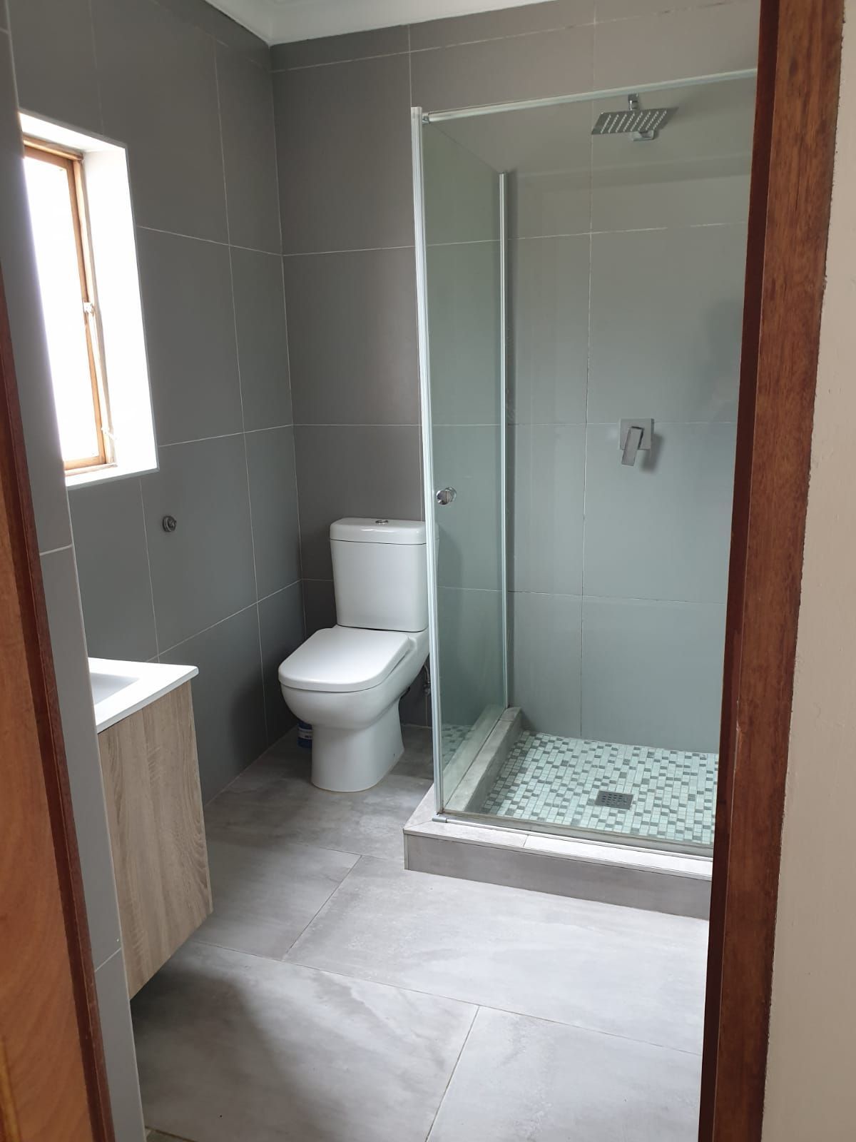 Flat to rent in Durban North | Whatsapp +27 81 472 2443