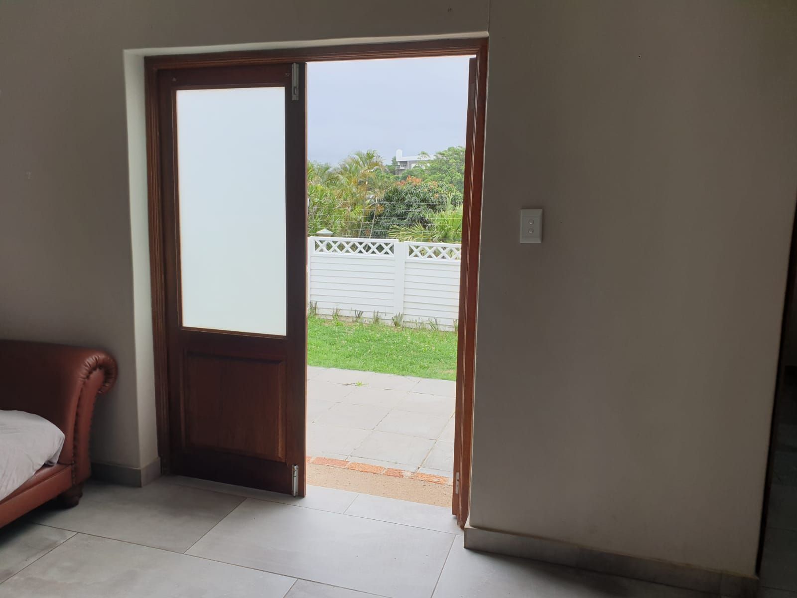 Flat to rent in Durban North | Whatsapp +27 81 472 2443