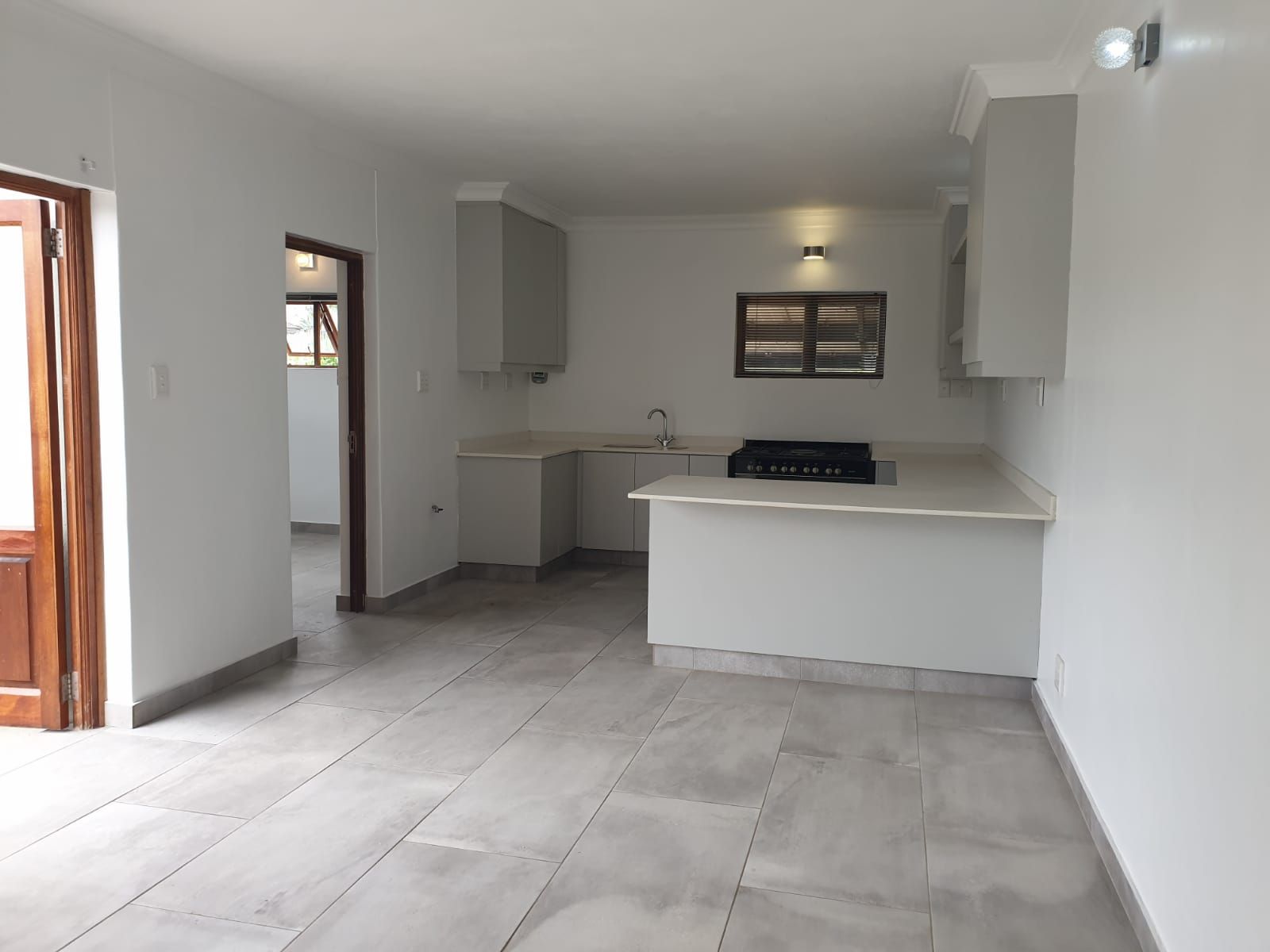 Flat to rent in Durban North | Whatsapp +27 81 472 2443