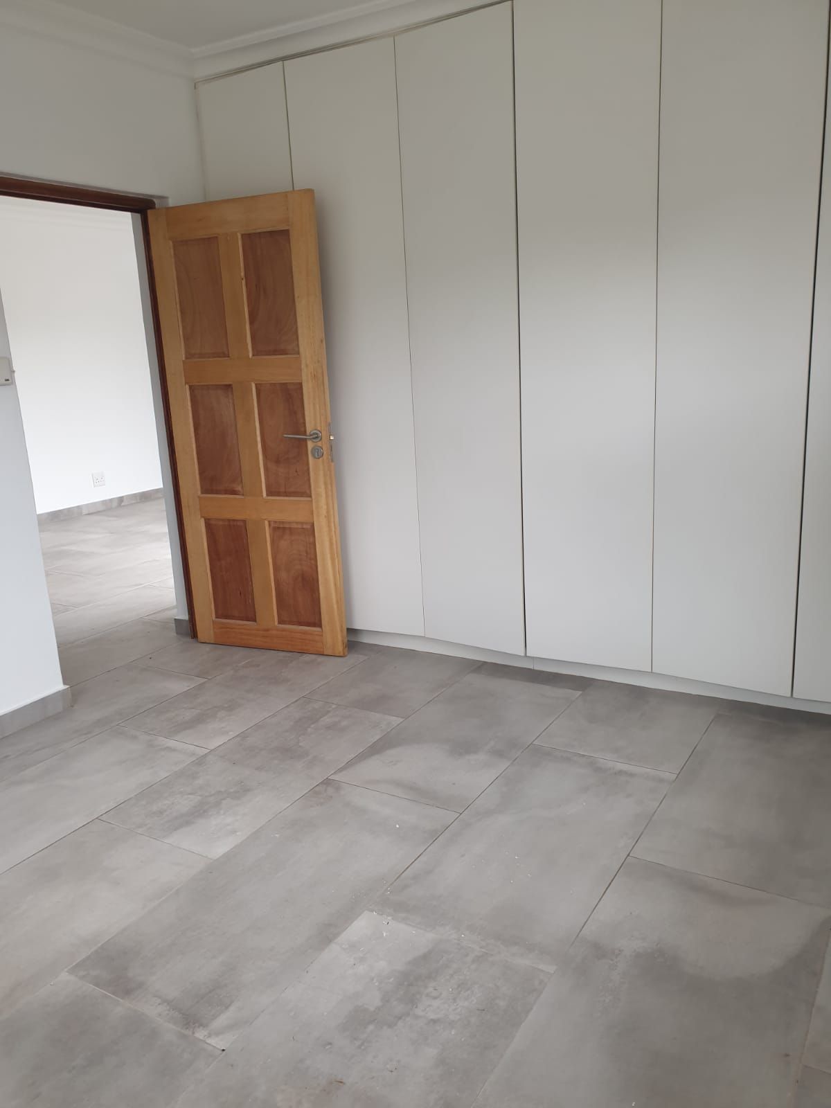 Flat to rent in Durban North | Whatsapp +27 81 472 2443