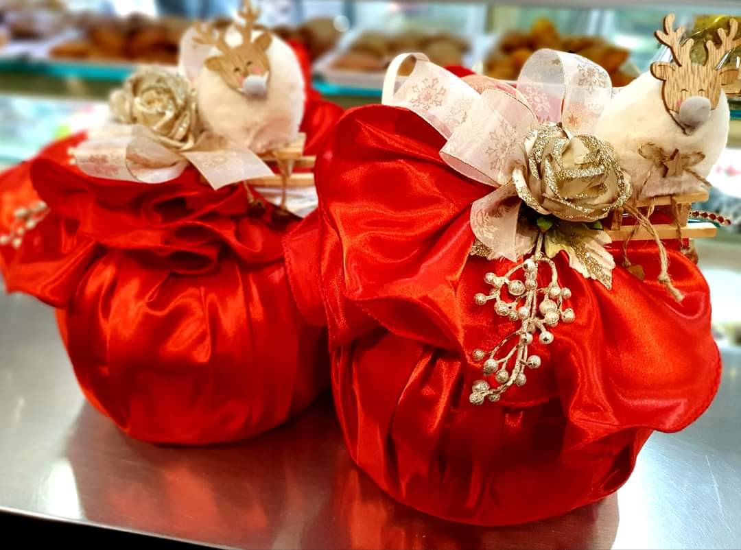 confezioni regalo natalizie panettoni