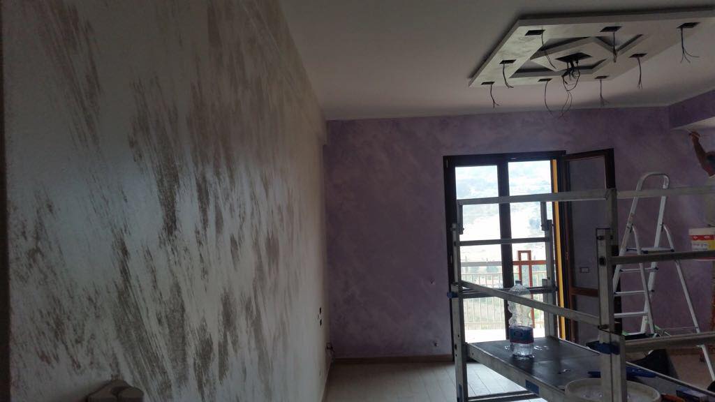 Tinteggiatura di pareti interne