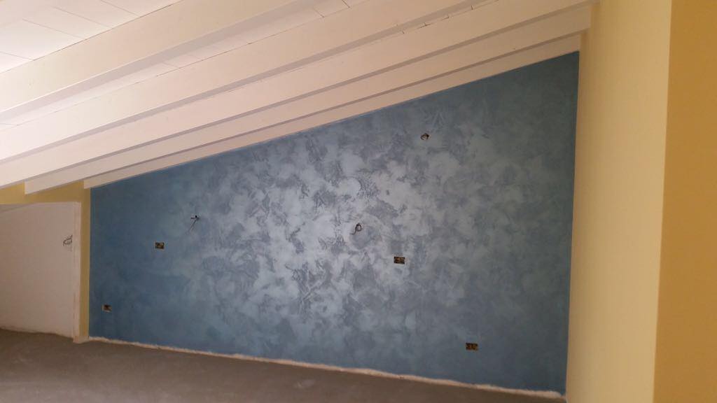 Tinteggiatura a effetto marmo