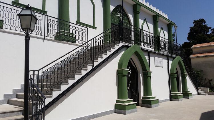 Realizzazione di rivestimenti decorativi