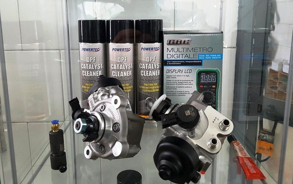 Vetrina negozio con DPF Catalyst Cleaner