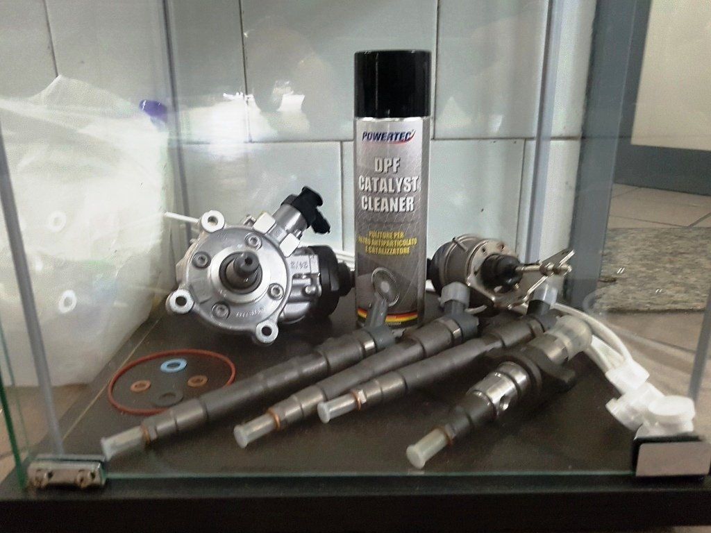 Vetrina negozio iniettori