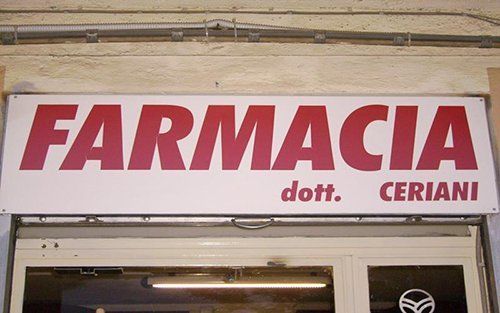 Insegna ingresso farmacia